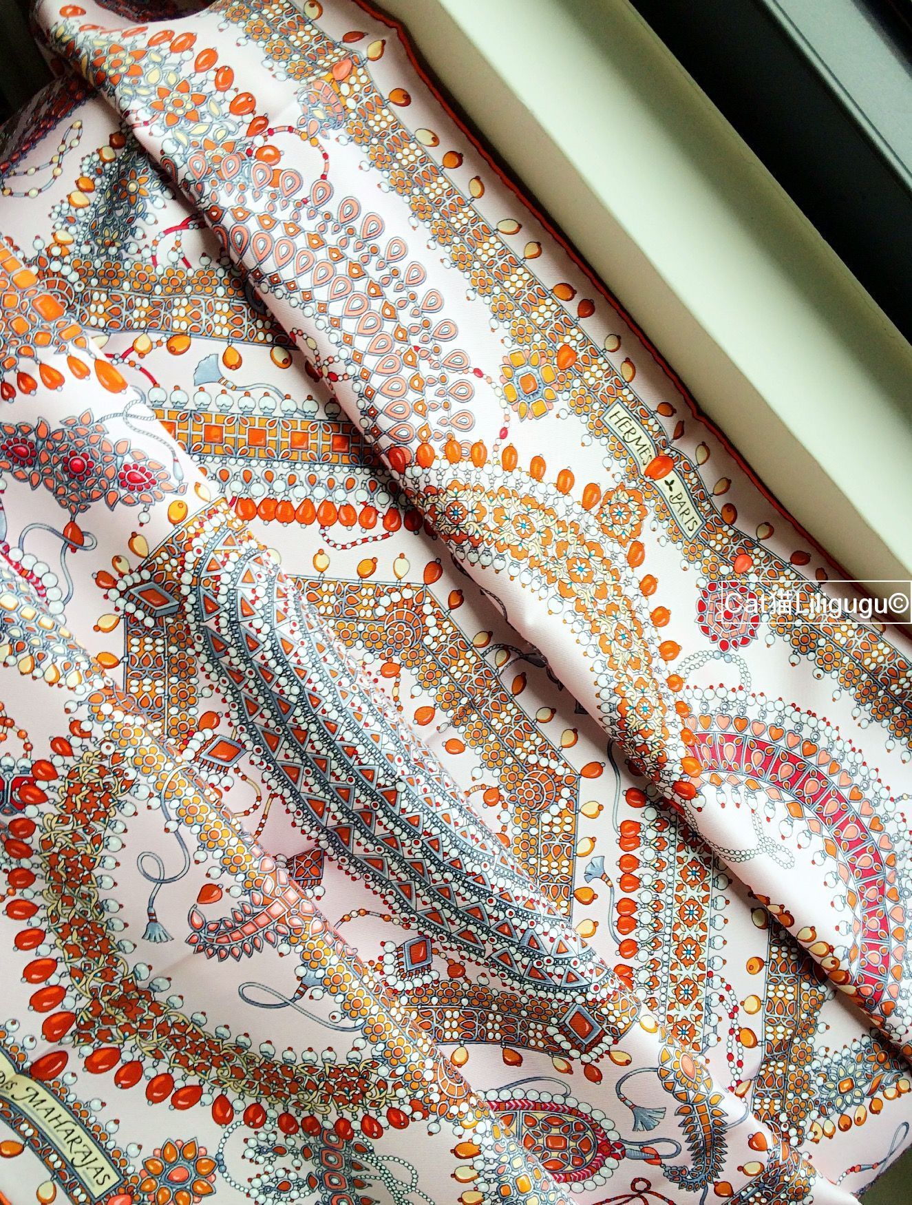 エルメス)カレ90《マハラジャの装身具PARURES DES MAHARAJAS》 (HERMES