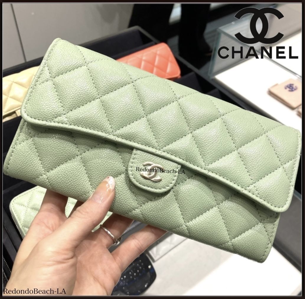 CHANELキャビアスキン長財布