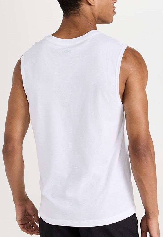 大人気【Alo Yoga】The Triumph Muscle Tank タンクトップ (ALO Yoga