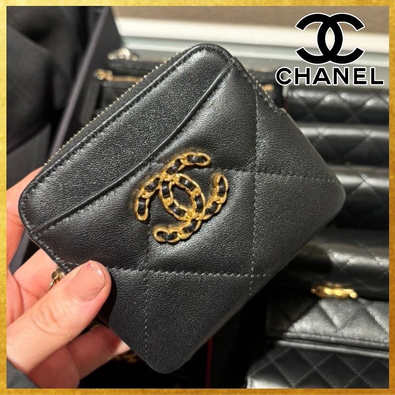 大人気で入手困難】 CHANEL 19 ジップ コインパース (CHANEL/コイン