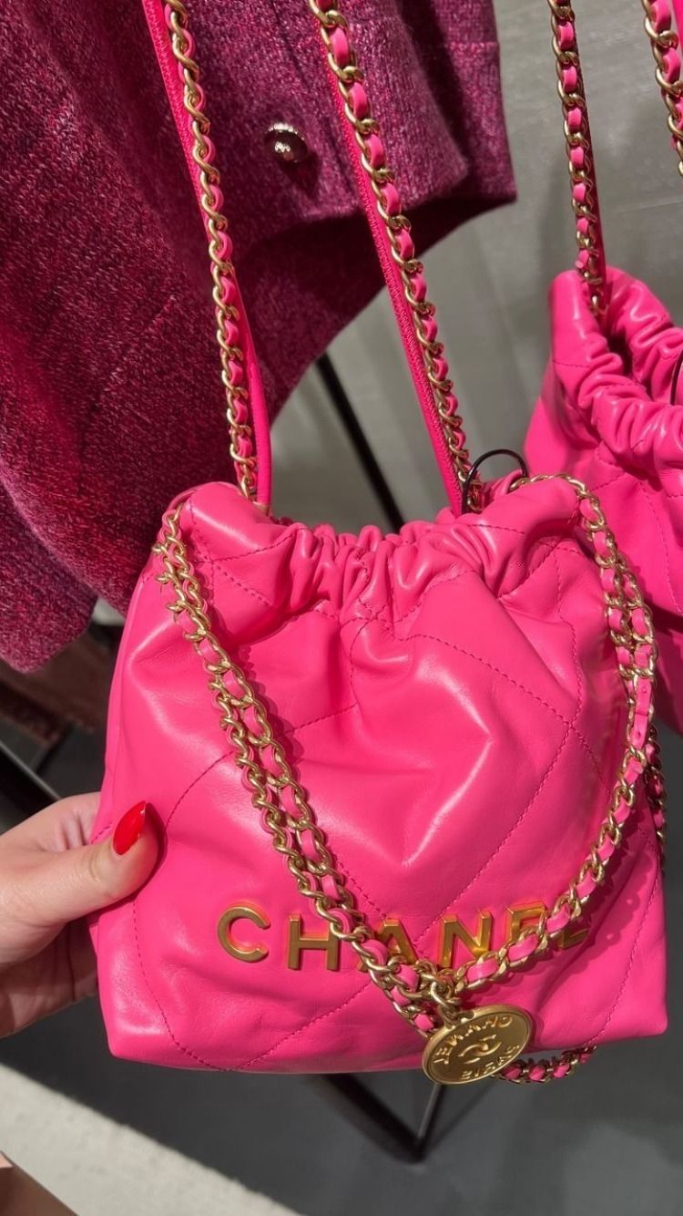 ショッキングピンクで垢ぬける】CHANEL 22☆ショルダーバック (CHANEL