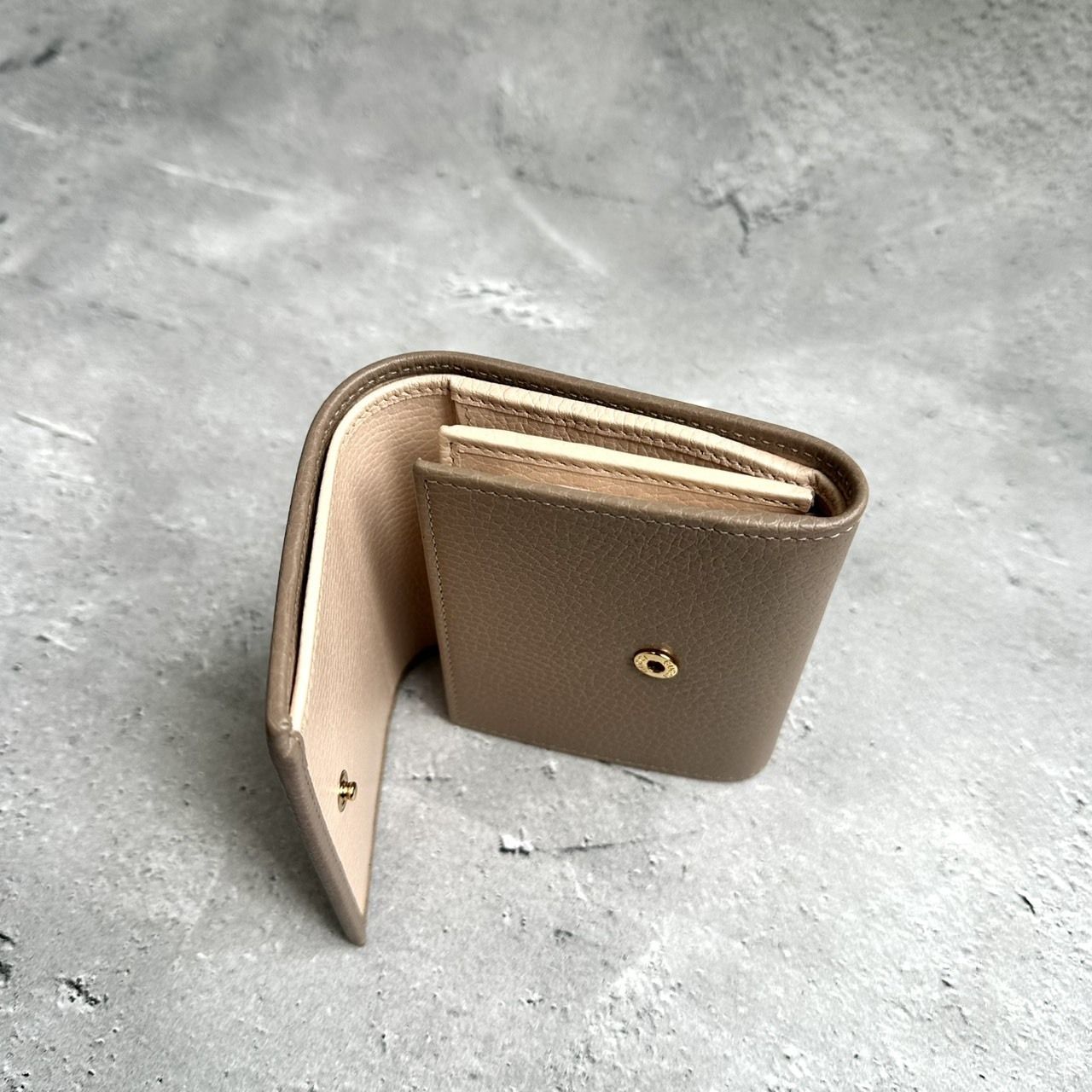 GUCCI GGマーモント 2つ折り財布 (GUCCI/折りたたみ財布) 598587【BUYMA】