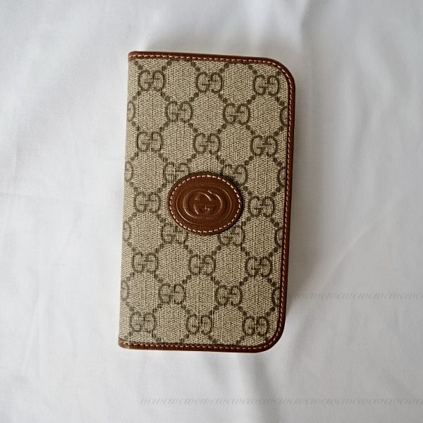 完売必至】グッチ iPhone15用カードたっぷり収納 手帳型ケース (GUCCI