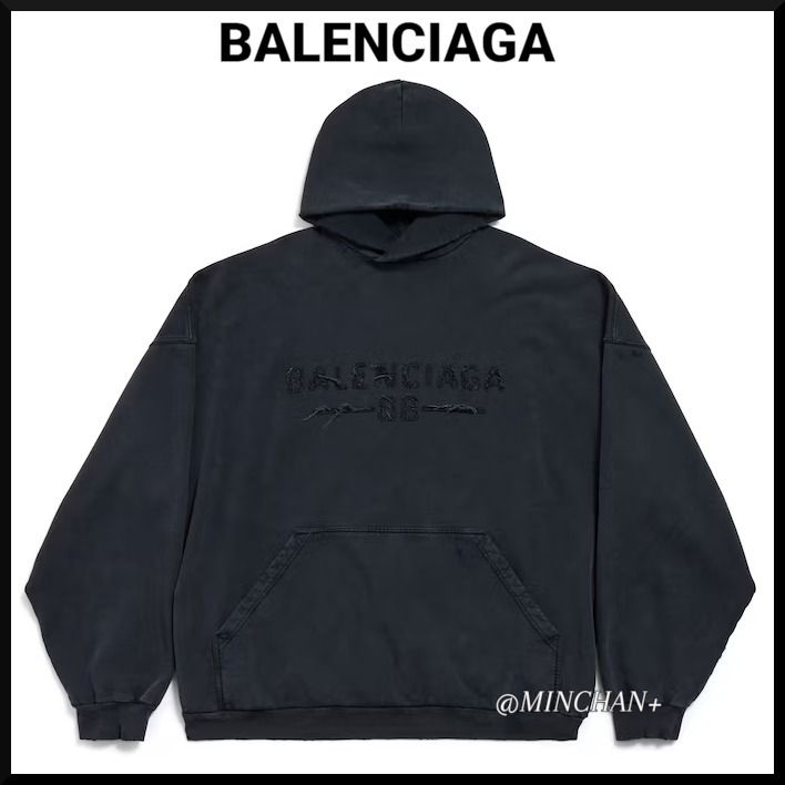 BALENCIAGA】New Year Series 25 Hoodie ラージフィット (BALENCIAGA