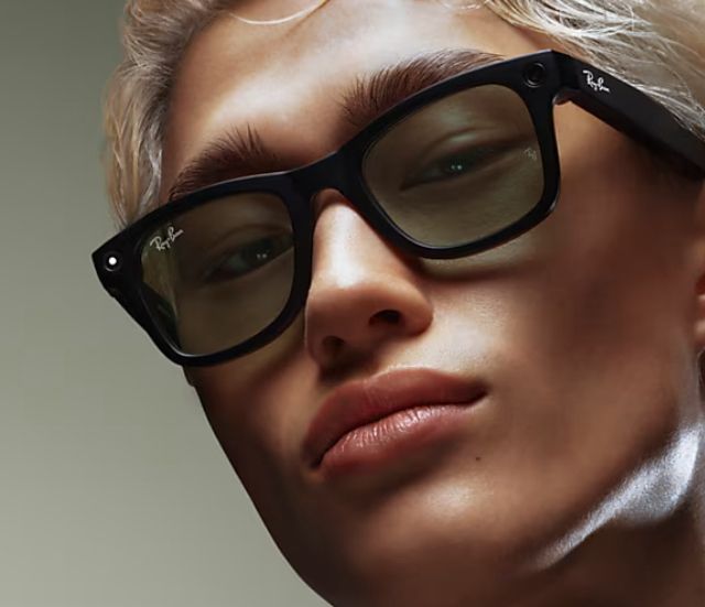 日本未入荷】RayBan META スマートグラス 調光 マットブラック (Ray