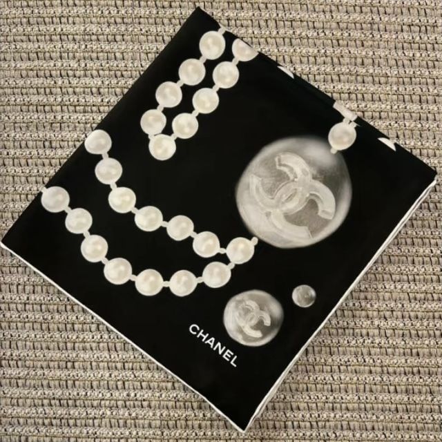 CHANEL】シルク スカーフ パールチェーンデザイン 90×90cm (CHANEL