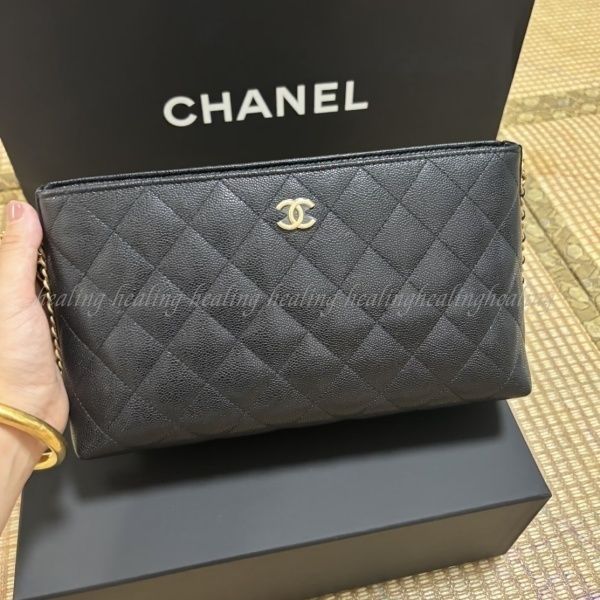 エレガントで上品♪【CHANEL】ロゴCC ポーチ カーフスキン (CHANEL
