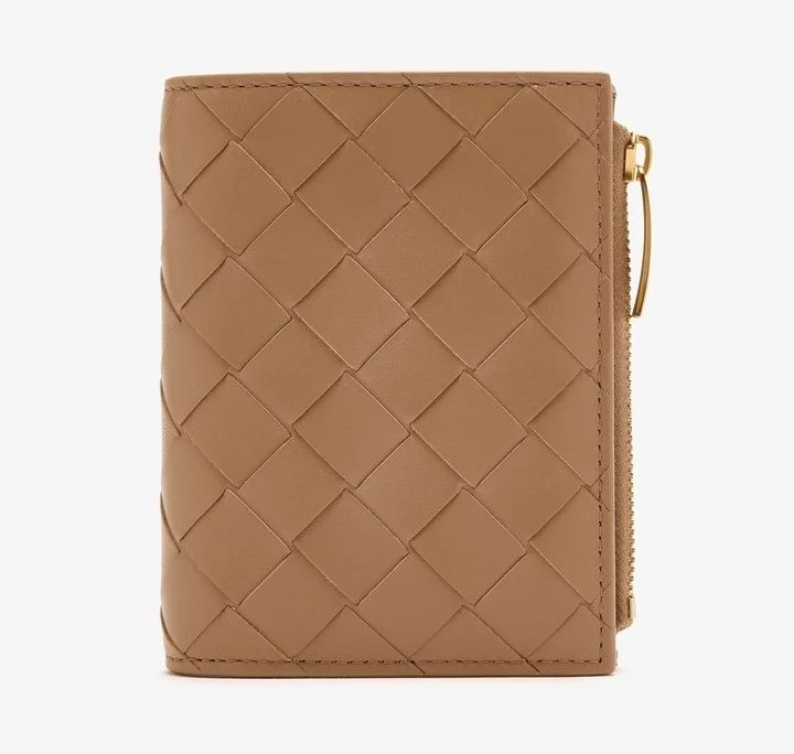 国内発送【BOTTEGA VENETA】スモール二つ折り財布ペールブラウン