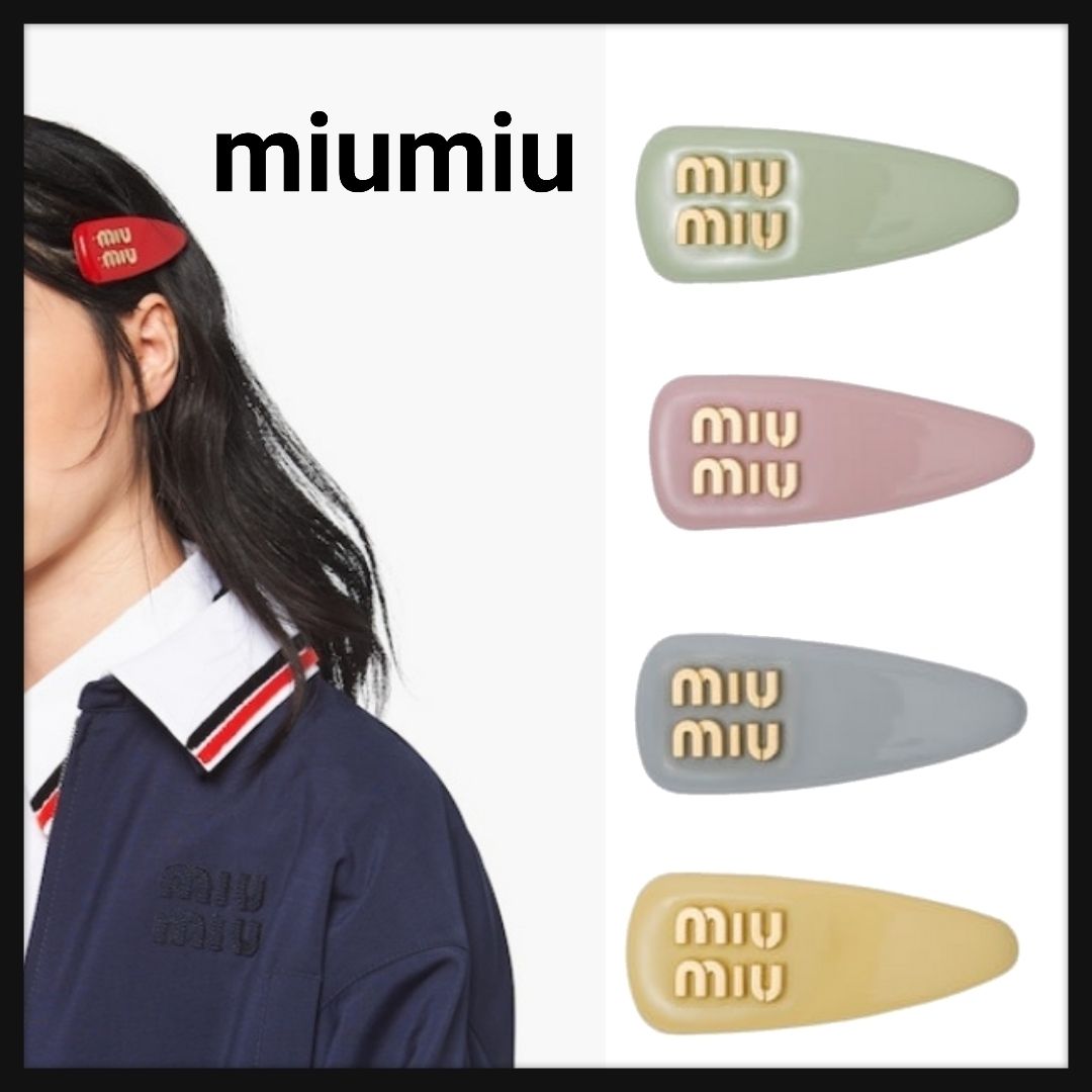 MiuMiu】直営 人気 パテント レザー ロゴ ヘア クリップ ピン (MiuMiu