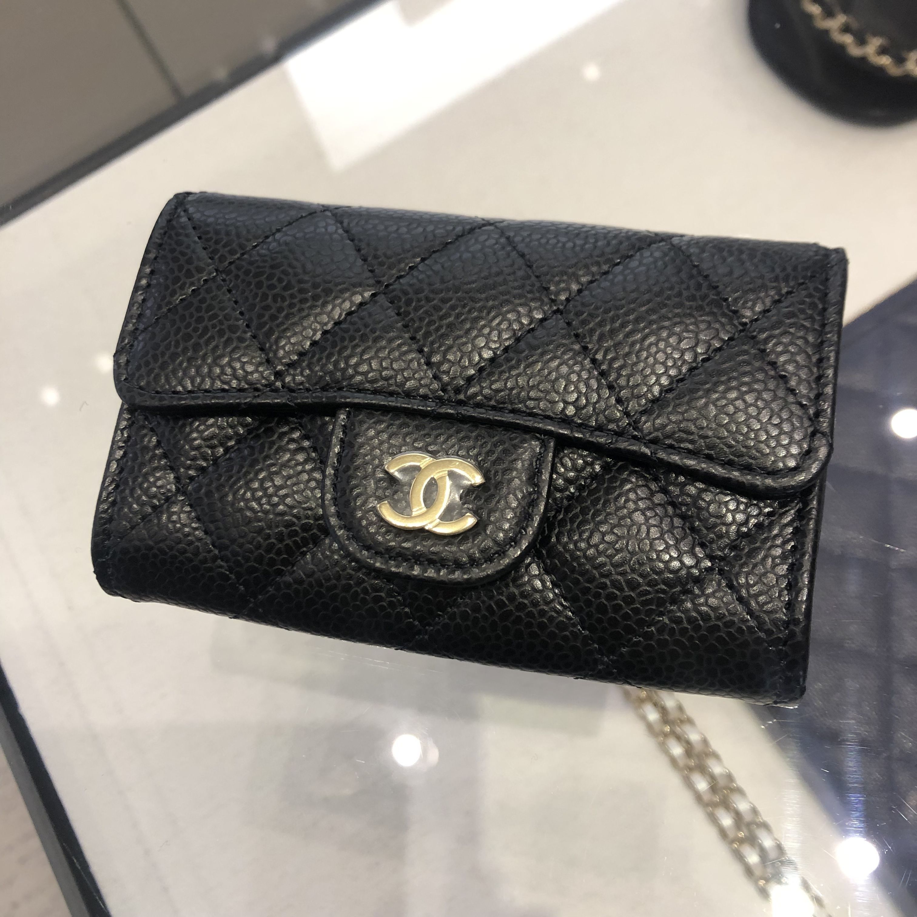 CHANEL】魅力的♪クラシック フラップ カード ケース 全三色 (CHANEL
