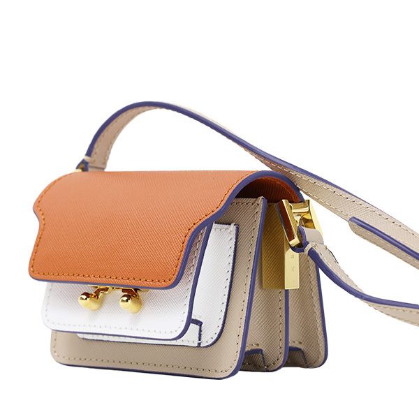 MARNI マルニ ショルダーバッグ クロスボディバッグ レザー 本革