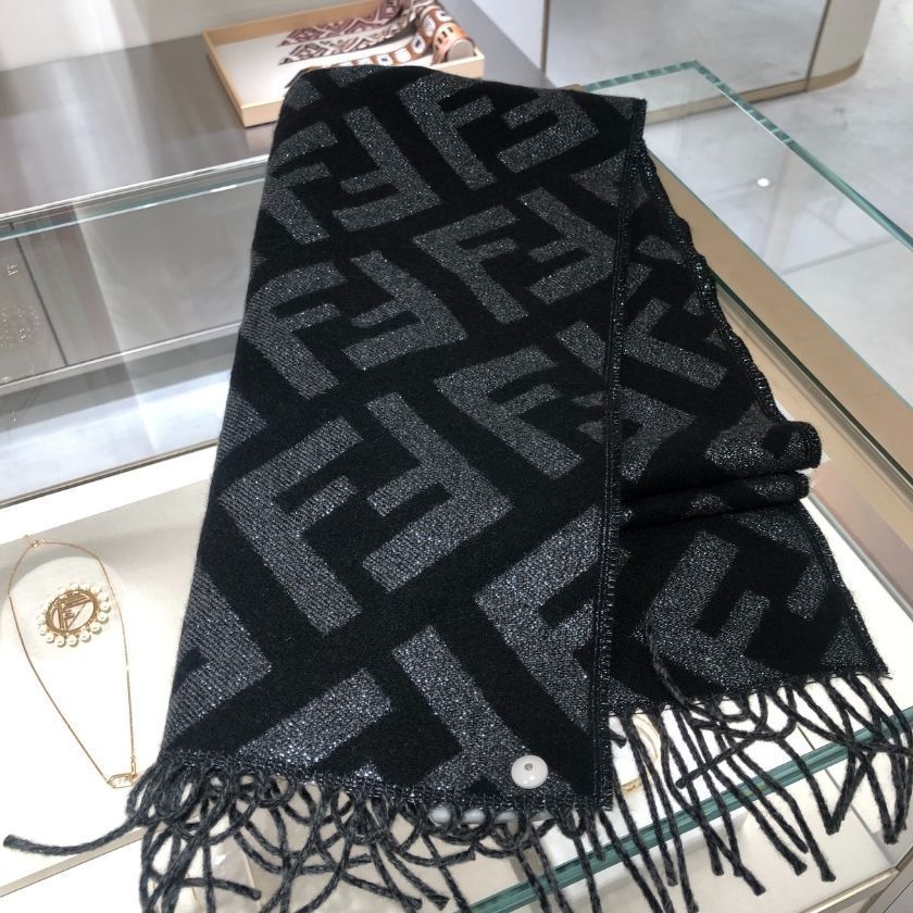 6万取引突破☆UPS速達便利用！【FENDI☆フェンディ】マフラー (FENDI