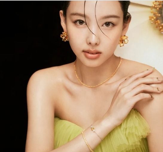 Swarovski】Florere スタッドピアス 純正箱付き (SWAROVSKI/ピアス