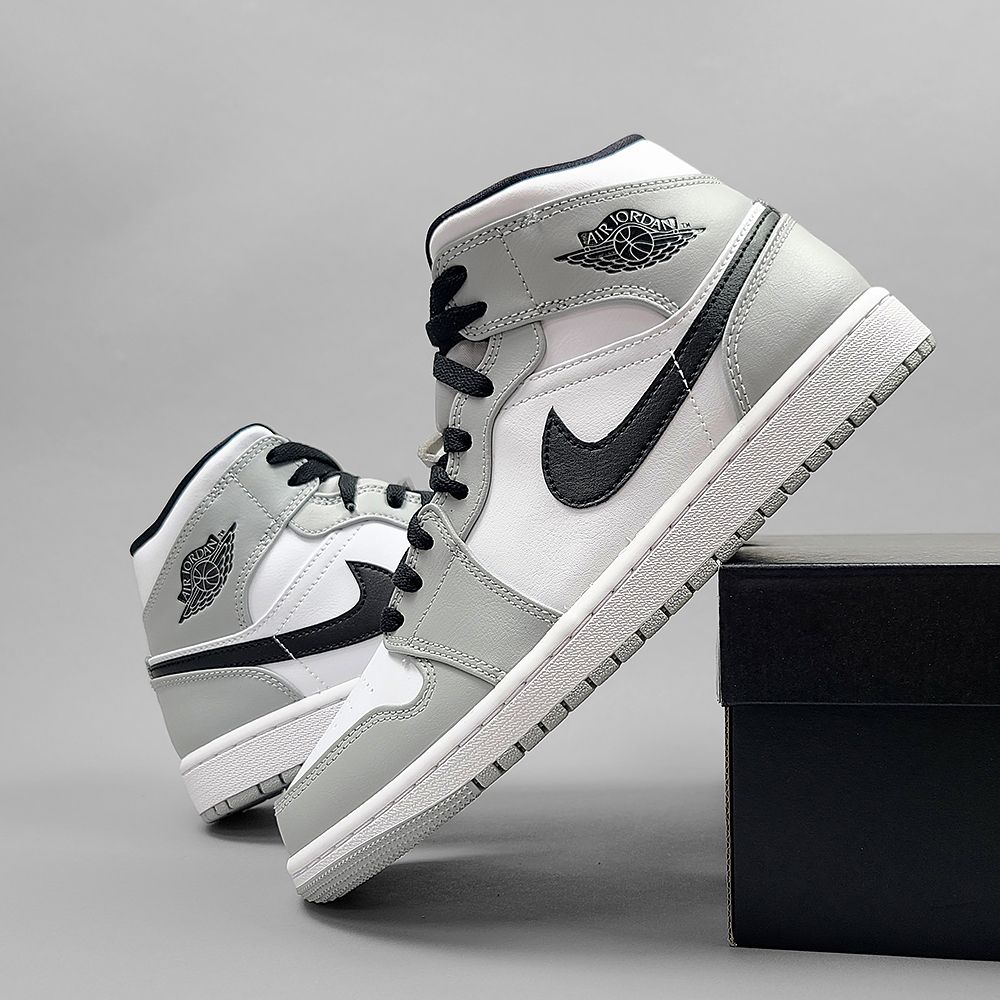 ☆NIKE☆大人気☆AIR JORDAN 1 MID エアジョーダン1☆追跡可 (Nike