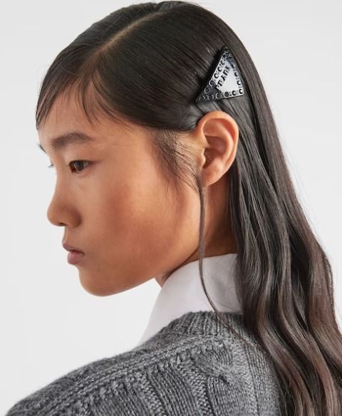 PRADA*日本未入荷 ロゴ プレキシガラス製 ヘアクリップ ストーン