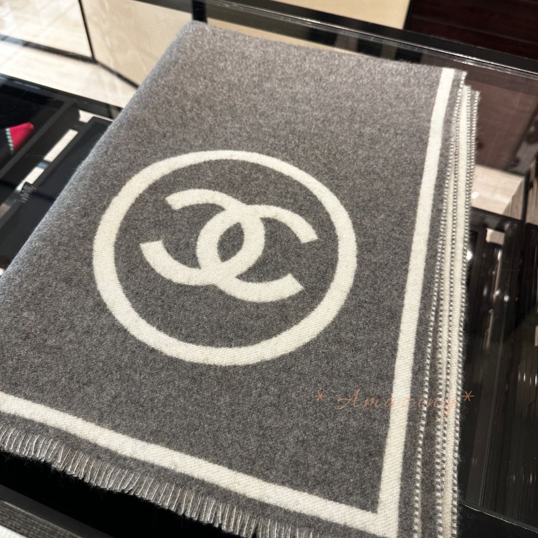CHANEL ロゴパターン 大盤ストール