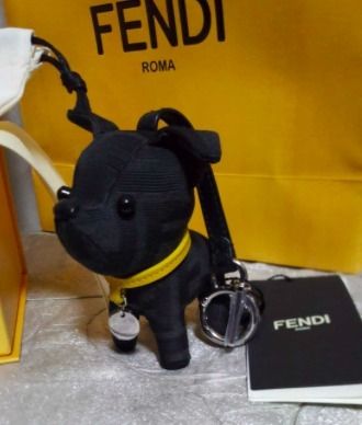 新作】FENDI FF ロゴ ドッグ キーホルダー ファブリック (FENDI