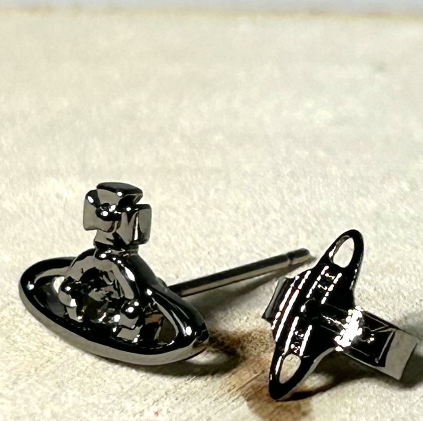 安心 国内即発 VIVIENNE WESTWOOD NANO SOLITAIRE SINGLE STUD