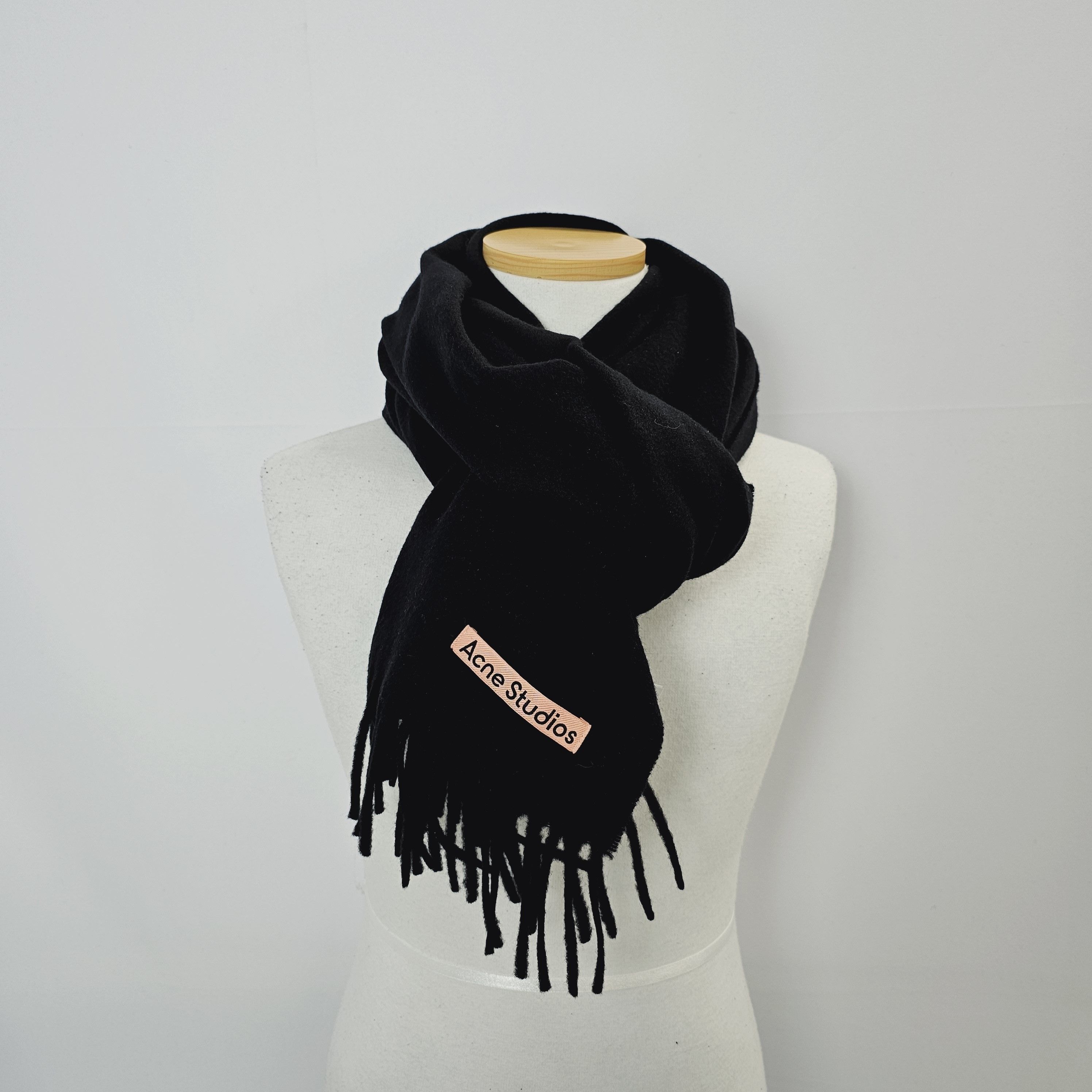 ☆人気☆【Acne Studios】☆アクネストゥディオス CANADA☆ (Acne
