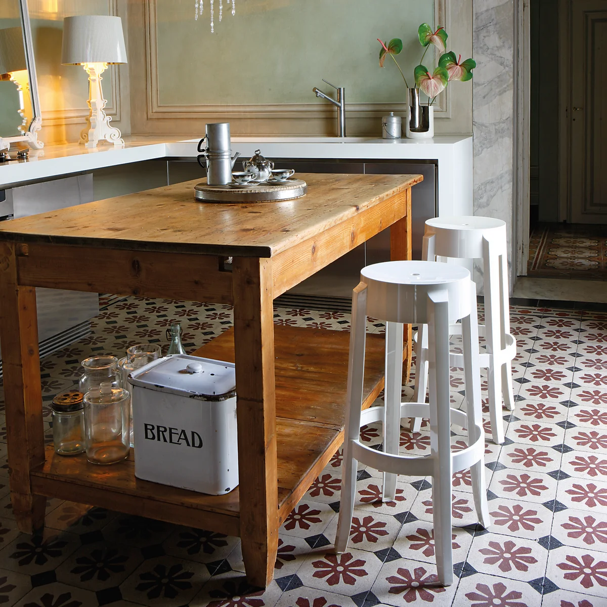 Kartell - Charles Ghost Stool | Connox