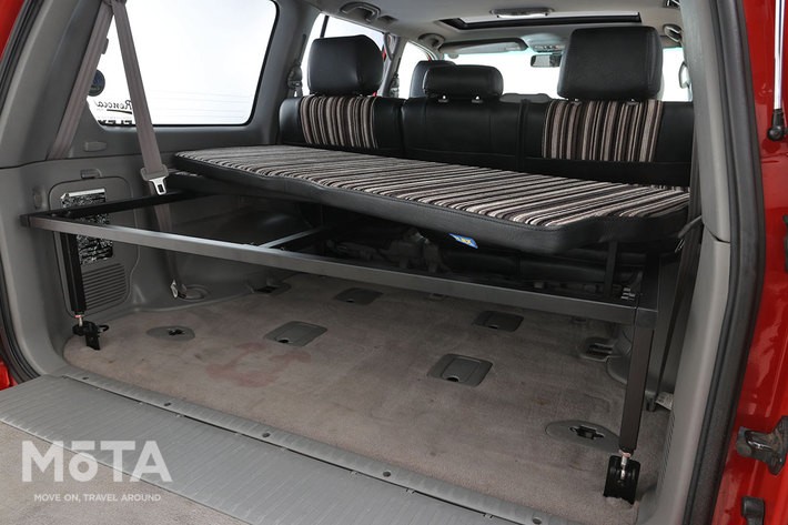ランクルで車中泊したい！ 新型登場でいま狙い目な“ランクル100”専用