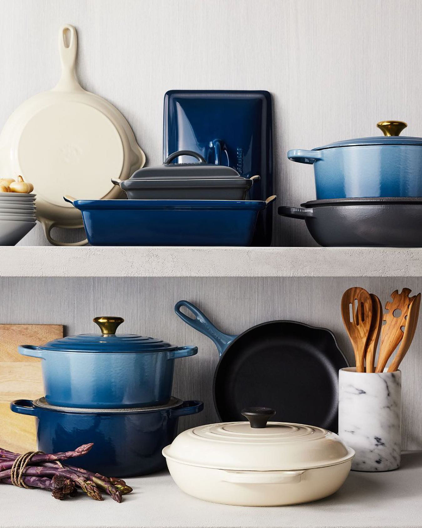 Le Creuset Signature Round 5.5-Qt. Graphite Grey Enameled Cast