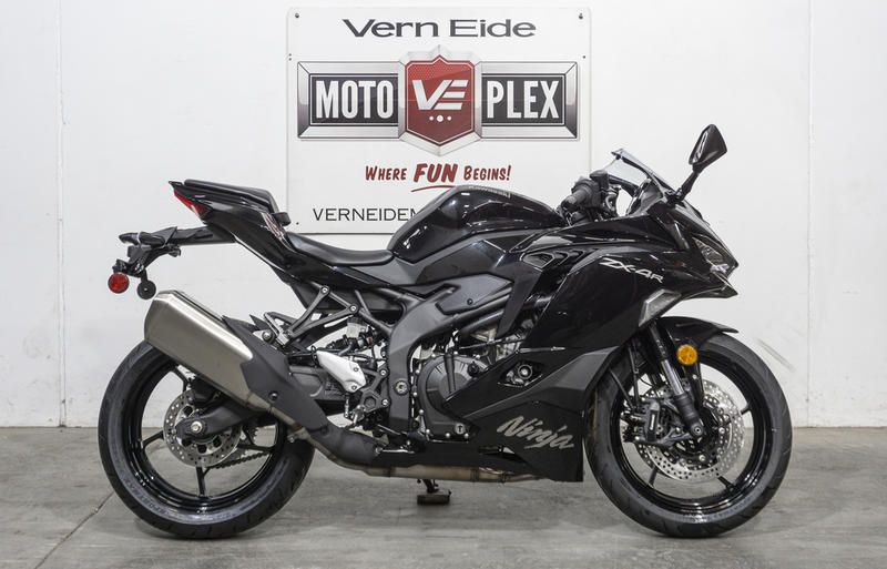 2025 Kawasaki NINJA® ZX™-4R ABS | Vern Eide Motoplex