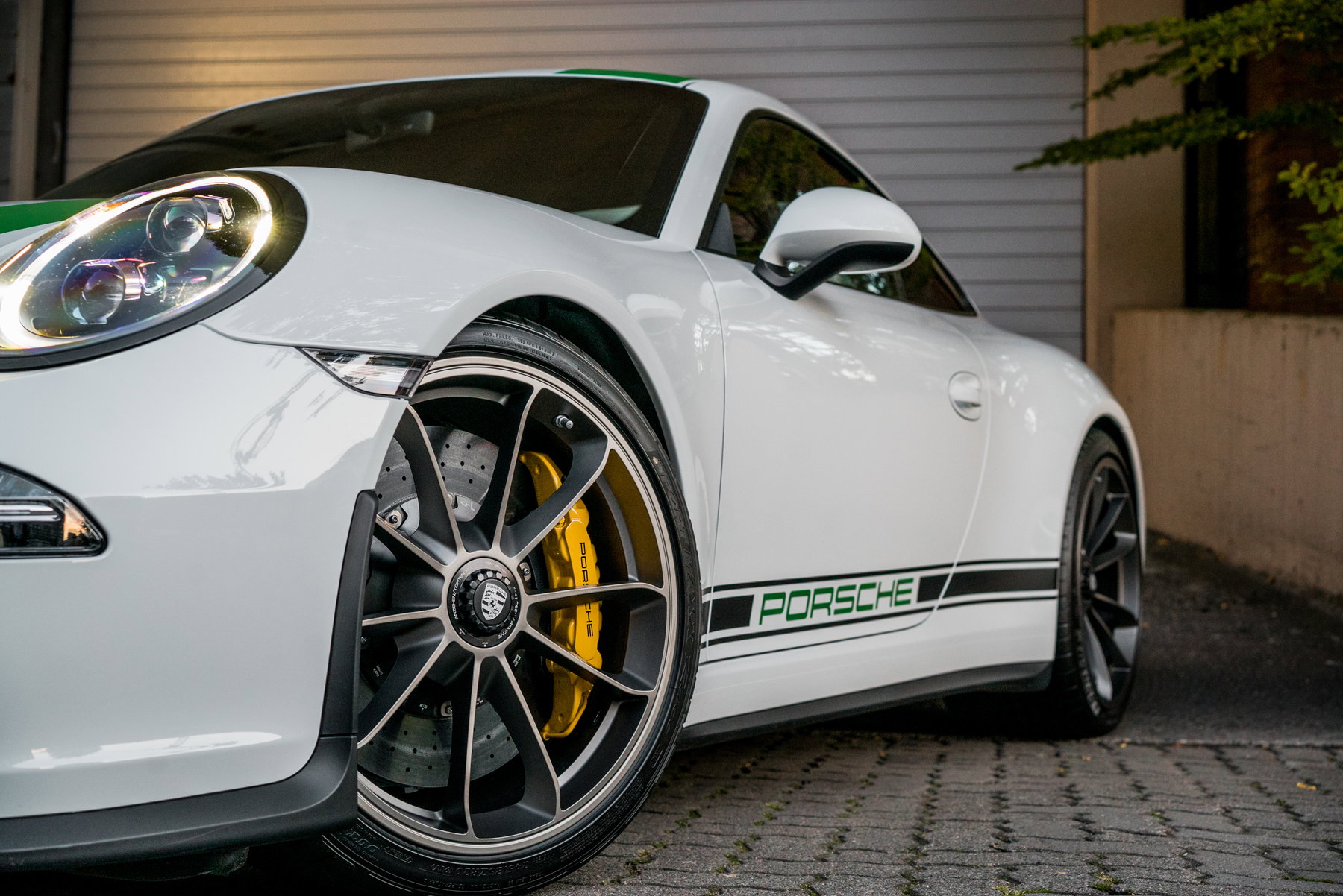 Porsche 911 R 2017 - elferspot.com - Marketplace for Porsche