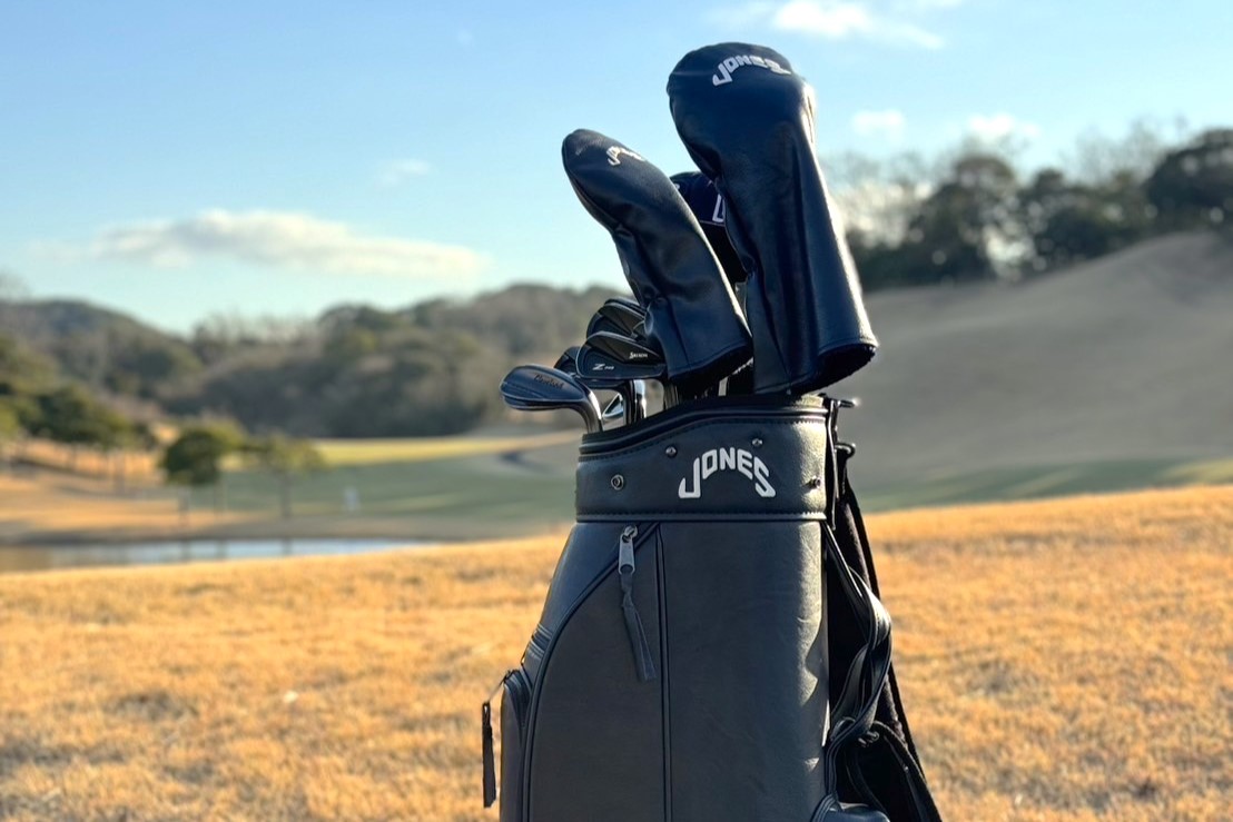 JONES Sports×BEAMS GOLF」人気コラボキャディバッグに新色が登場 | EVEN