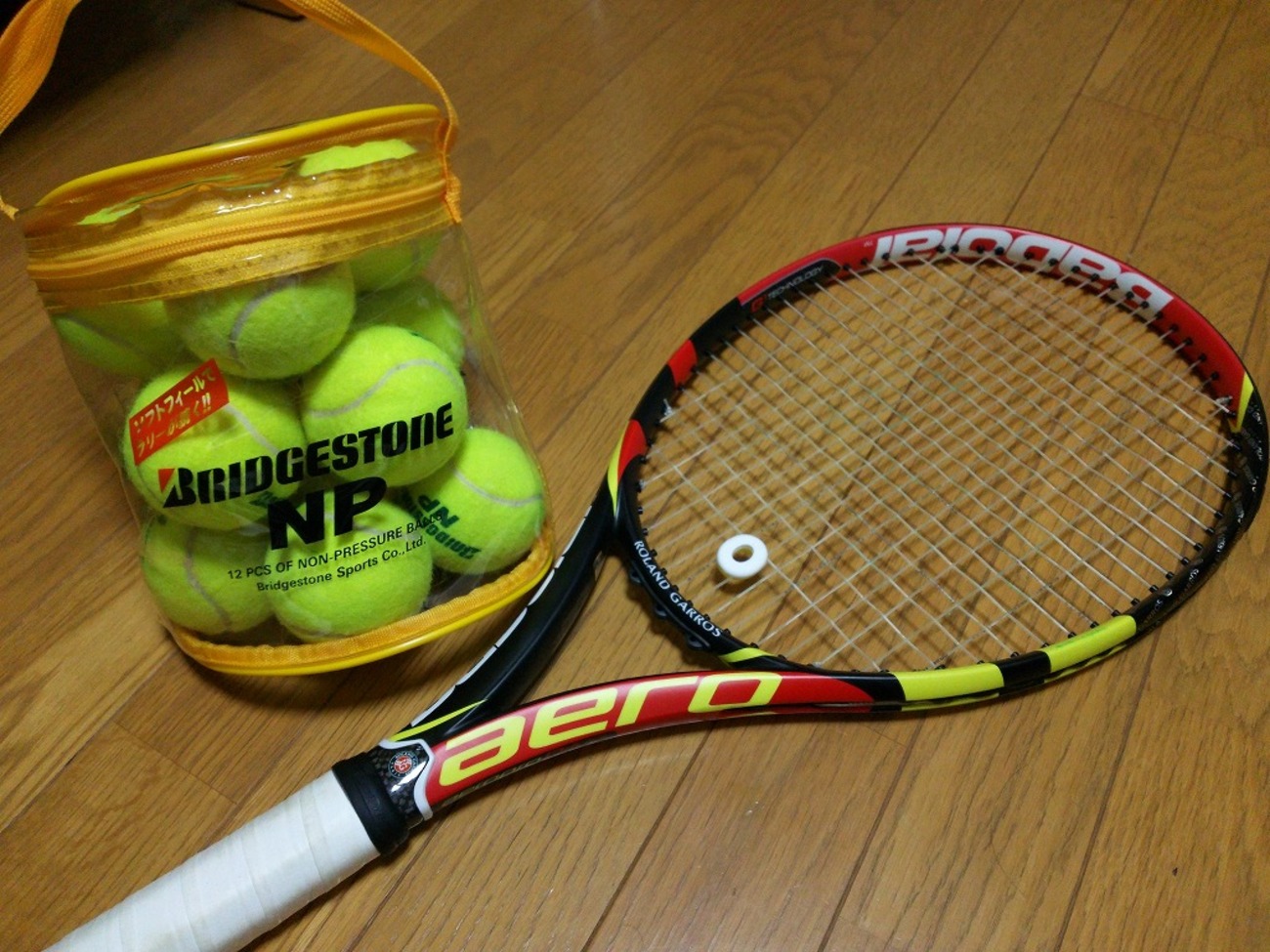 テニスラケット「Babolat AEROPRO DRIVE FRENCH OPEN」を購入しました