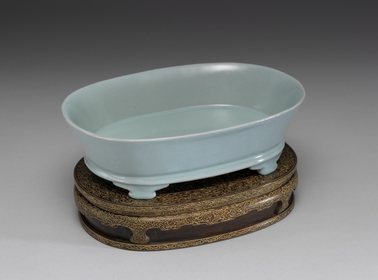 宋汝窯 天青釉蝶紋 四足水仙盆 景徳鎮 陶磁器 装飾品 現代工芸品 美術