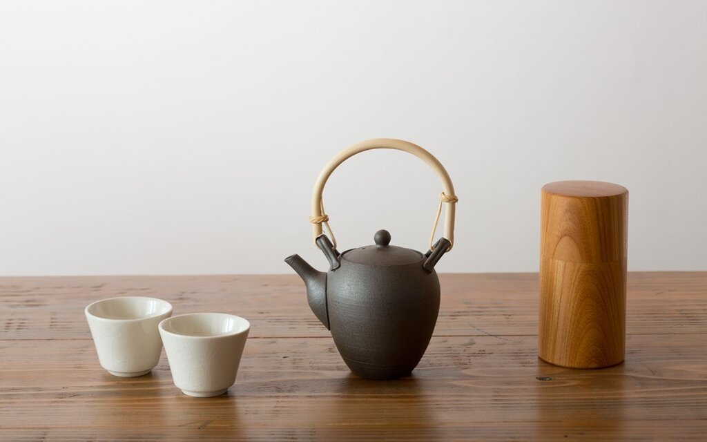 再入荷】籐の弦つき急須 焼締め | iichi 日々の暮らしを心地よくする