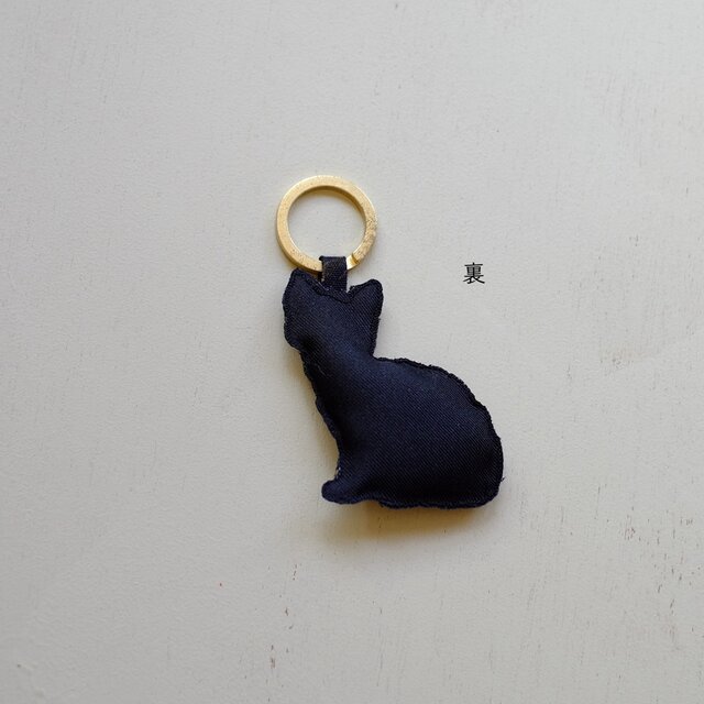 刺繍のチャーム/三毛猫 | iichi 日々の暮らしを心地よくする