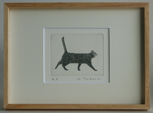 横向きの猫/銅版画(額あり） | iichi 日々の暮らしを心地よくする