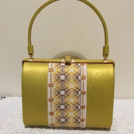 スイス刺しゅうの花柄クラッチバッグ | iichi 日々の暮らしを心地よく