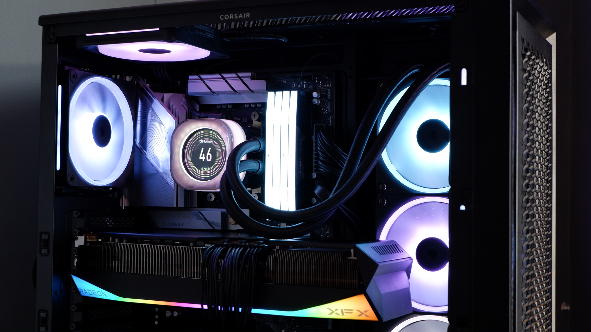 Corsair iCUE Link Titan 360 RX LCD review | PC Gamer