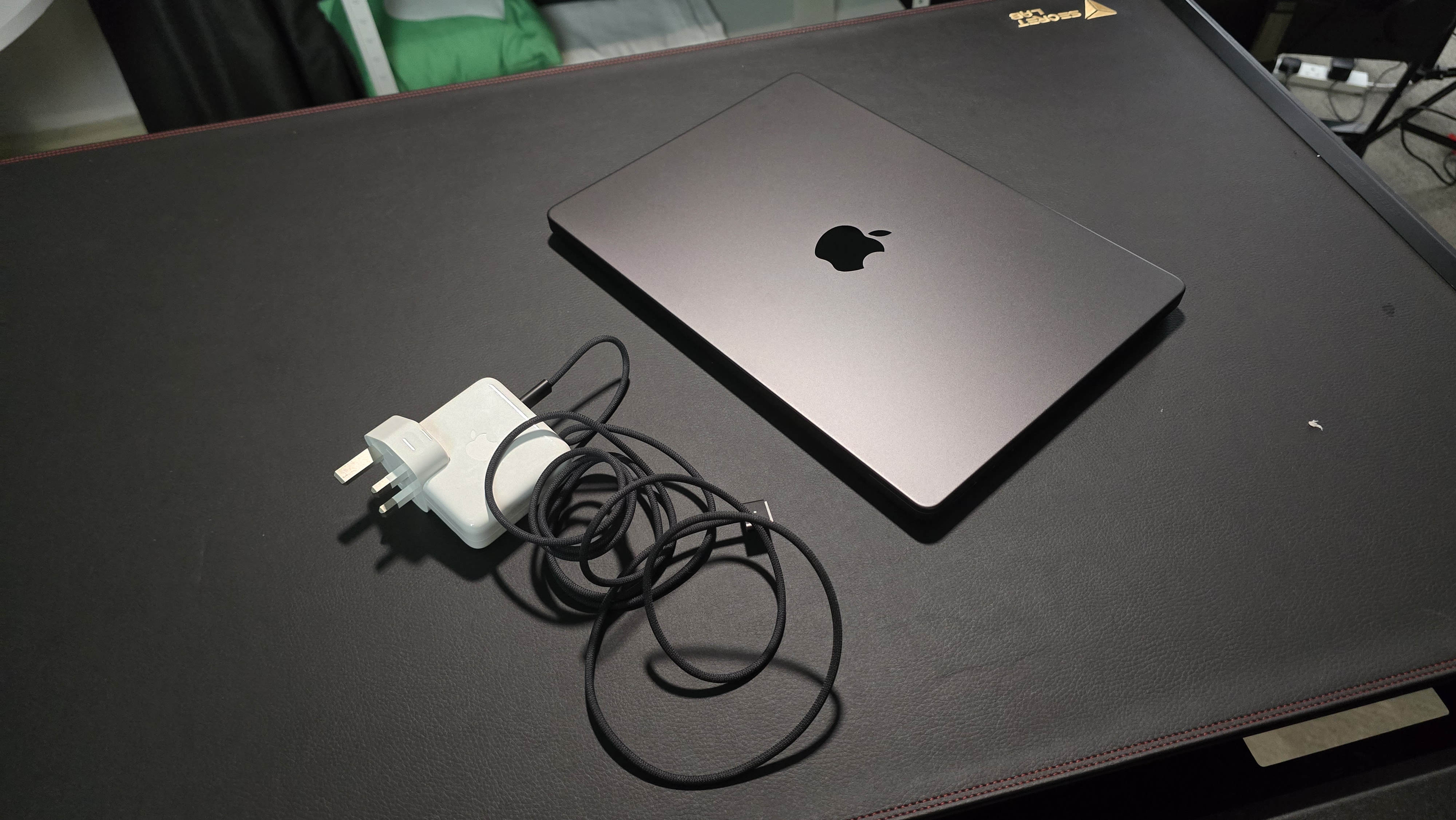 Apple MacBook Pro 14-inch (M5, 2025): a small upgrade unless you
