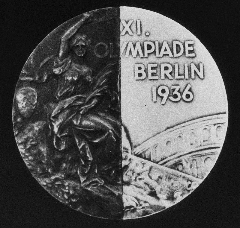 ドイツベルリン夏季オリンピック記念バッチ(1936年) Yahoo