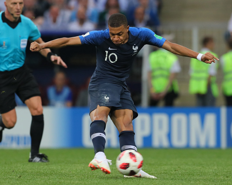 ロシアW杯：決勝 仏ポグバ、エムバペ弾もクロアチア反撃 | 毎日新聞
