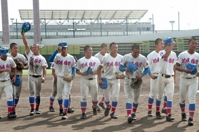 秋季高校野球：県大会 花咲徳栄 2年ぶりV 浦和学院に競り勝つ ／埼玉