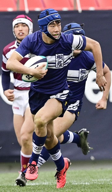 花園連覇へ「スーパー1年生」疾走 桐蔭学園・矢崎選手 全国高校