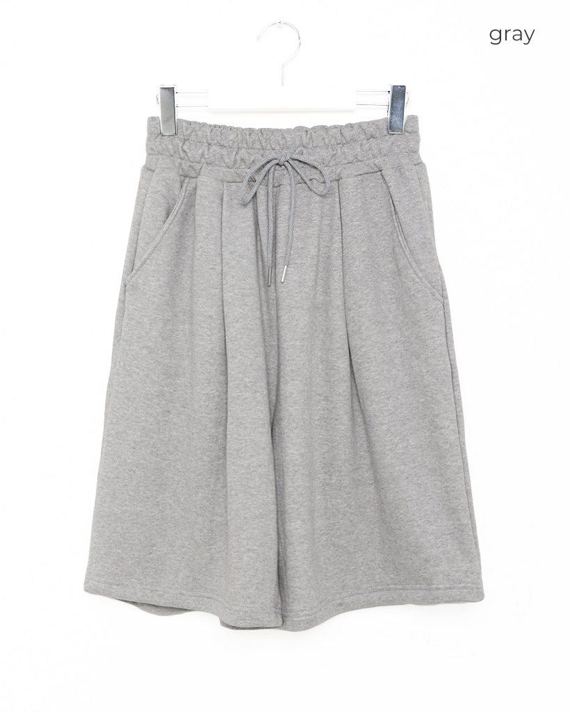新品タグ付き⭐️2050AW新作⭐️ グレーハーフパンツ 新品タグ付き
