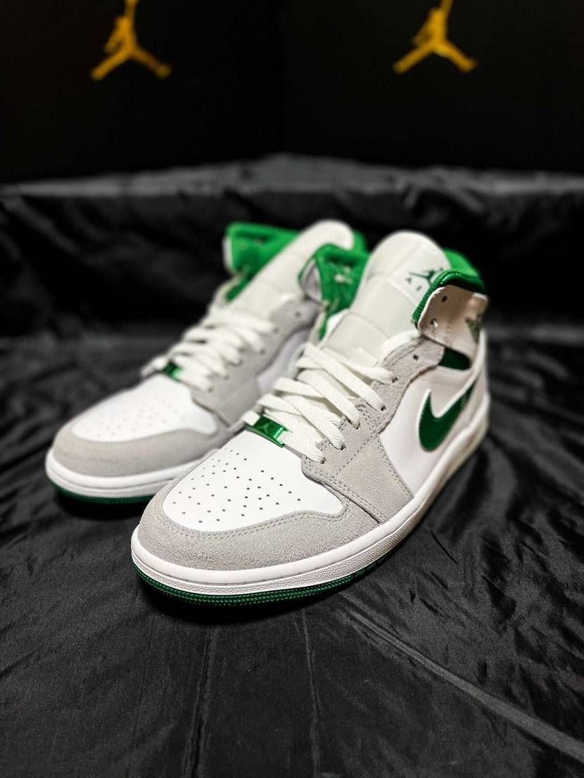 ナイキ エアジョーダン1 ミッド 