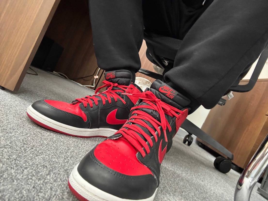 ナイキ エアジョーダン1 ミッド 