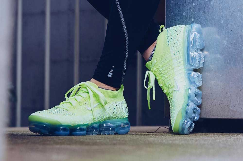 ナイキエアヴェイパーマックスフライニット2 ネオンカラー【3/22発売