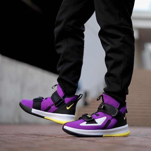 ナイキ レブロンソルジャー13 SFG パープル【12/25発売】 | スニーカー