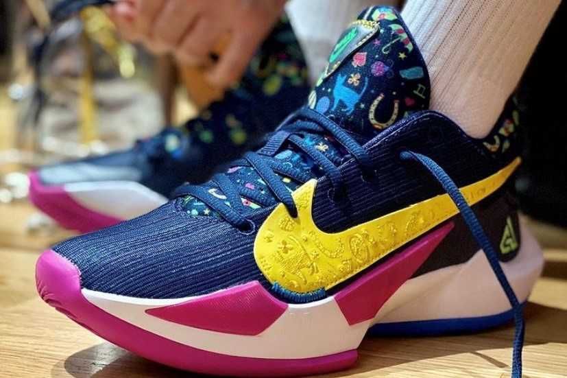 スニダンで購入可】NIKE ZOOM FREAK 2 