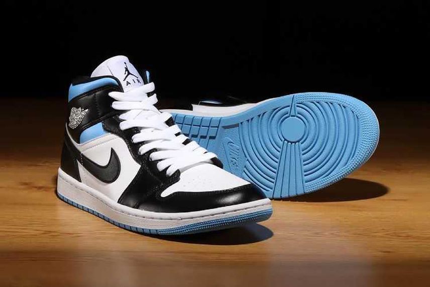 Nike Women's Air Jordan 1 Mid 