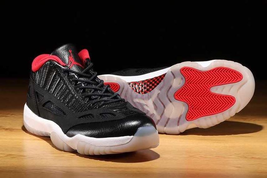 Air Jordan 11 Low IE 