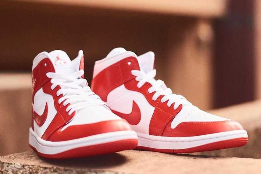 Nike Women's Air Jordan 1 Mid 